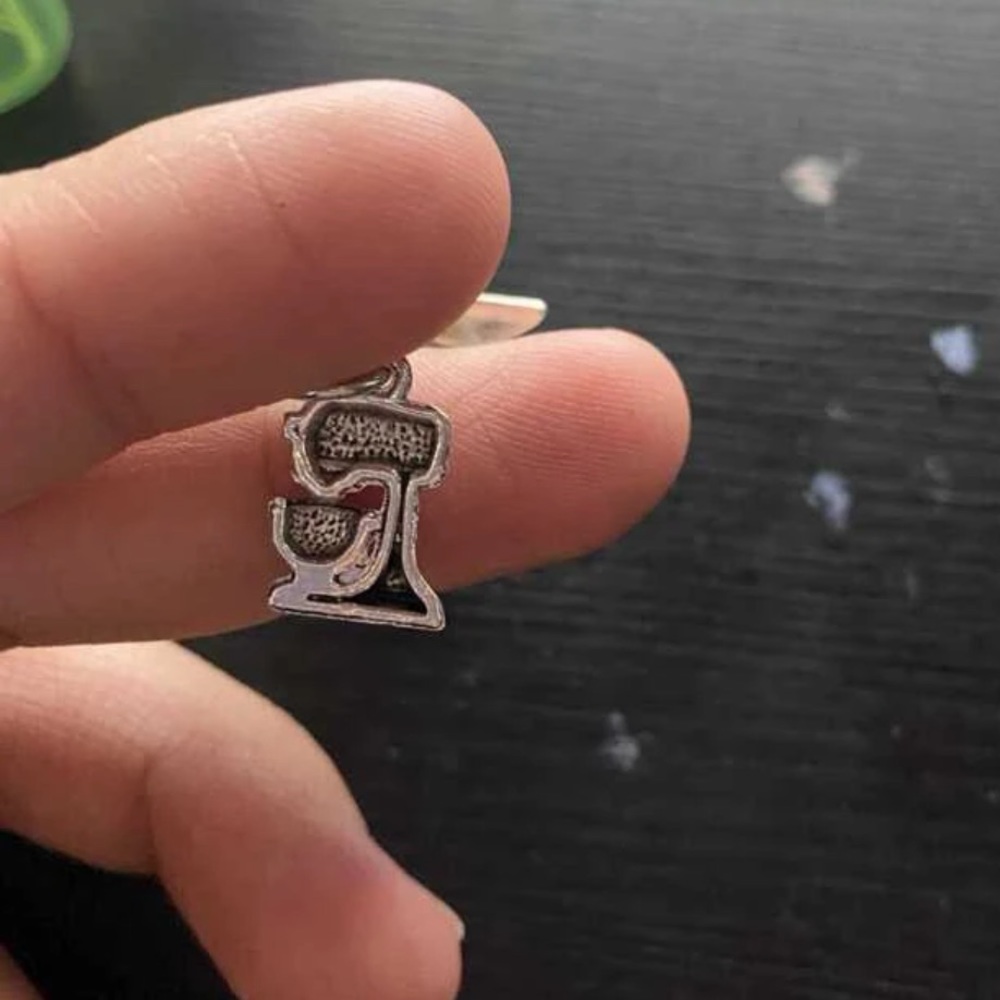 Baker Charm Keychain - Picture 4 of 4